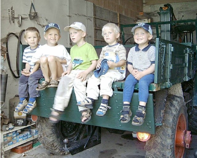 Unimog-Nachwuchs auf der Pritsche